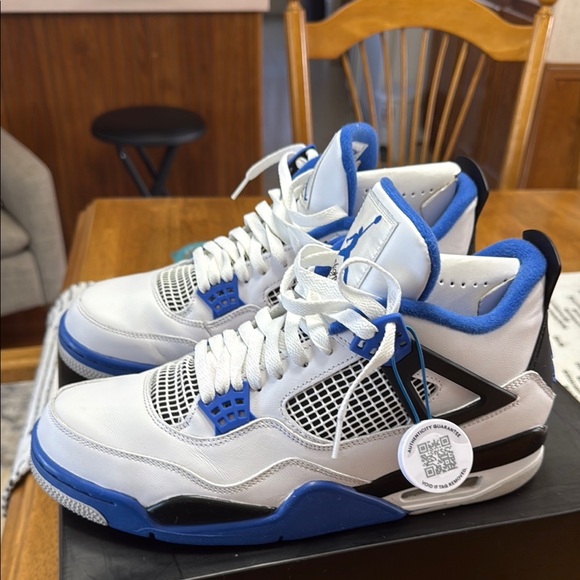 Jordan 4 - Picture 1 of 8